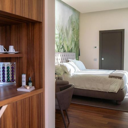 Villa Lario Resort Mandello 만델로델라리오 외부 사진